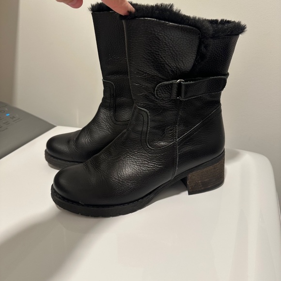 Yokono Black Leather boots with fur, made in Spain, Women’s size 8 (38) - Picture 2 of 11